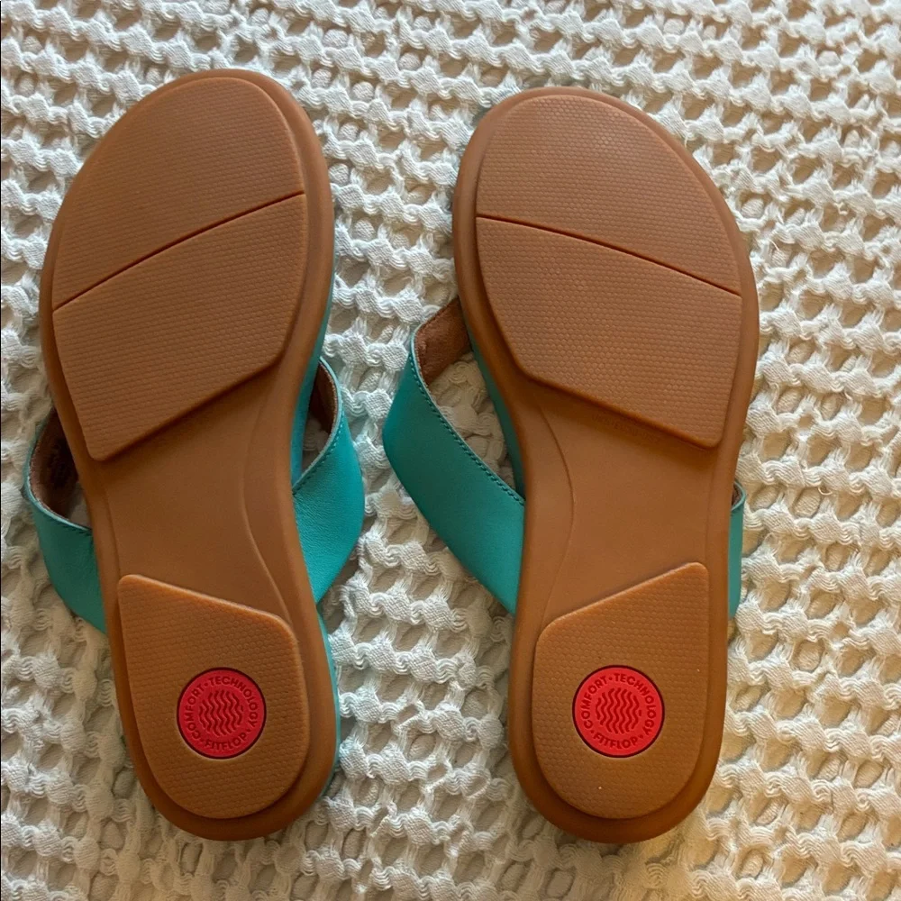 FitFlop Women's Aqua Leather Sandals - Picture 2 of 6